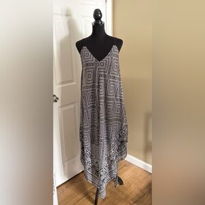 Chic Geometric High-Low Dress in Black and Gray.